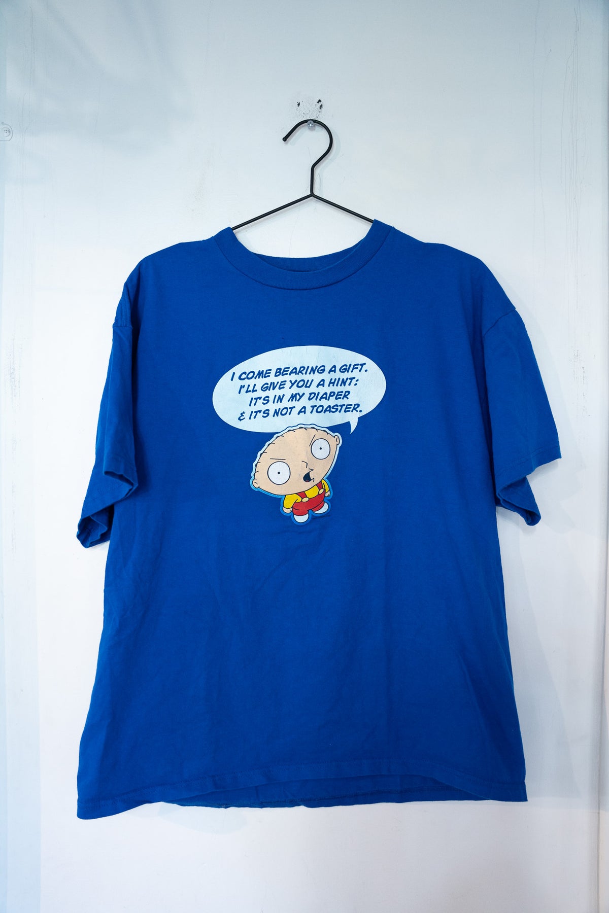 2003 Family Guy Stewie I come Bearing A Gift Shirt Size XL