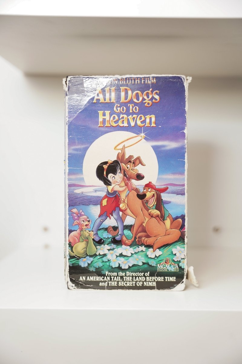 VHS All Dogs Go to Heaven Charlie halo Anne-Marie girl Itchy red cap moon purple sky All Dogs Go To Heaven gold text Don Bluth MGM UA