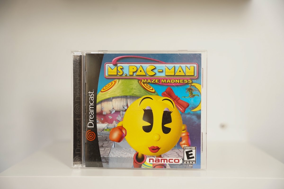 Sega Dreamcast Ms Pac-Man Maze Madness jewel case 3D Ms Pac-Man red bow colorful maze MS PAC-MAN MAZE MADNESS text Namco Everyone