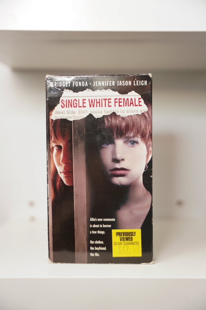 VHS Single White Female Bridget Fonda Jennifer Jason Leigh split door SINGLE WHITE FEMALE newspaper text roommate tagline Previously Viewed