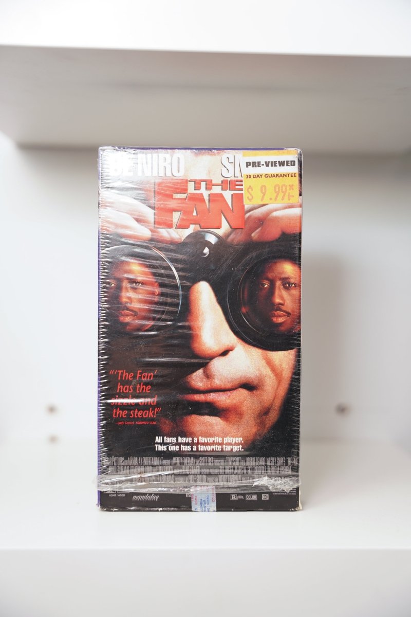 The Fan VHS cover with Robert De Niro extreme close-up wearing sunglasses reflecting Wesley Snipes, Pre-Viewed sticker