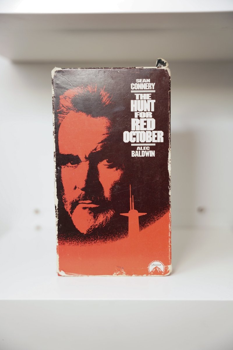 VHS Hunt for Red October Sean Connery red black contrast face submarine silhouette SEAN CONNERY THE HUNT FOR RED OCTOBER white text ALEC BALDWIN Paramount