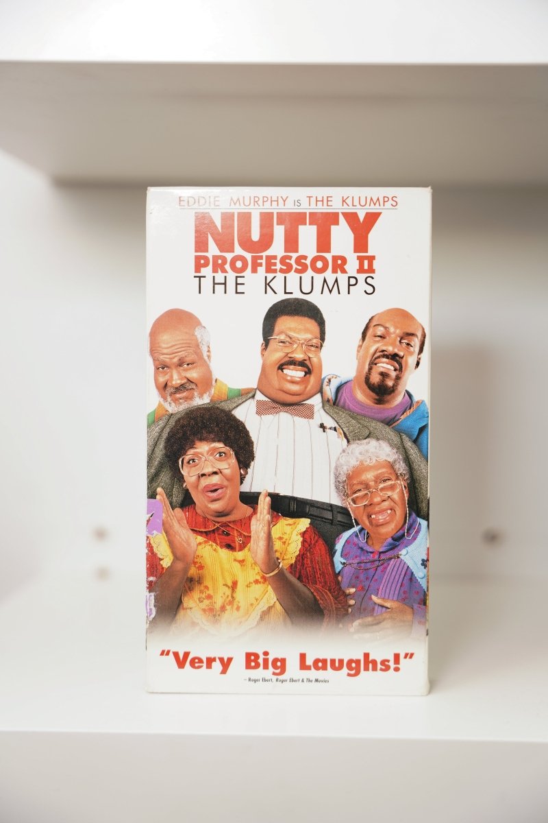 VHS Nutty Professor II The Klumps Eddie Murphy five Klump family characters prosthetics EDDIE MURPHY NUTTY PROFESSOR II THE KLUMPS text Very Big Laughs