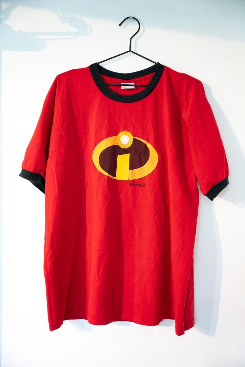 Red vintage Disney The Incredibles movie promo ringer tee with black collar cuffs yellow gold Incredibles i logo oval emblem size XL