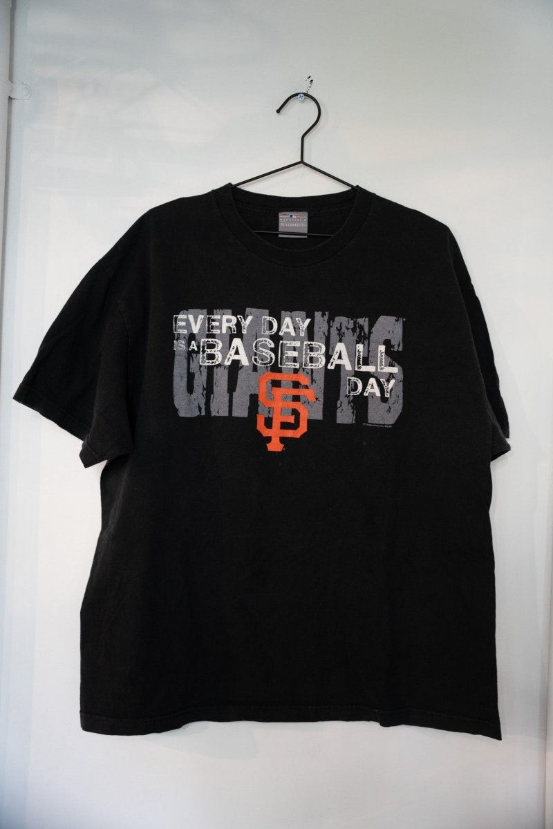 Black vintage San Francisco Giants t-shirt with distressed EVERY DAY IS A BASEBALL DAY text gray GIANTS watermark and orange SF logo size XL
