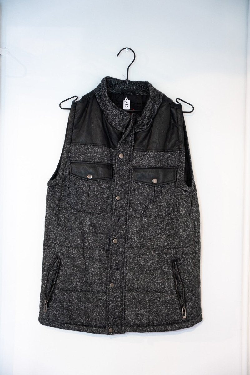 Charcoal gray vintage Yoki quilted vest faux leather yoke shoulders chest flap pockets snap buttons zippered pockets standing collar