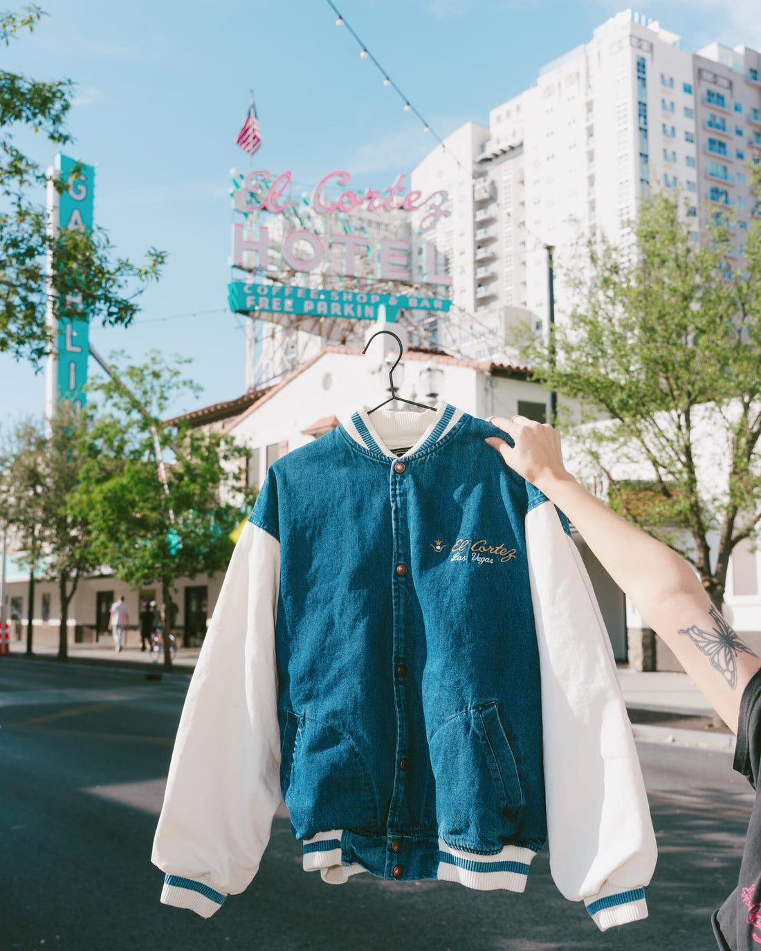 Vintage El Cortez Hotel Las Vegas denim jacket size large