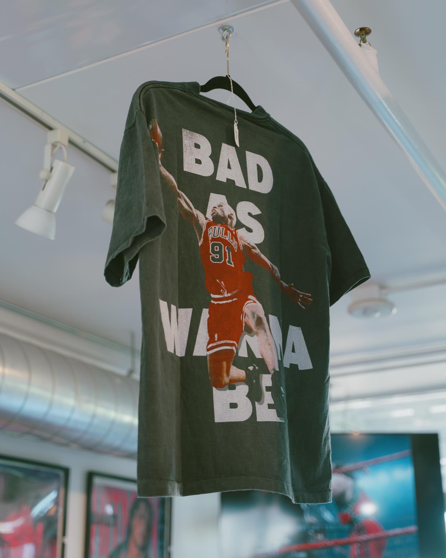 How to Spot Authentic Vintage T-Shirts