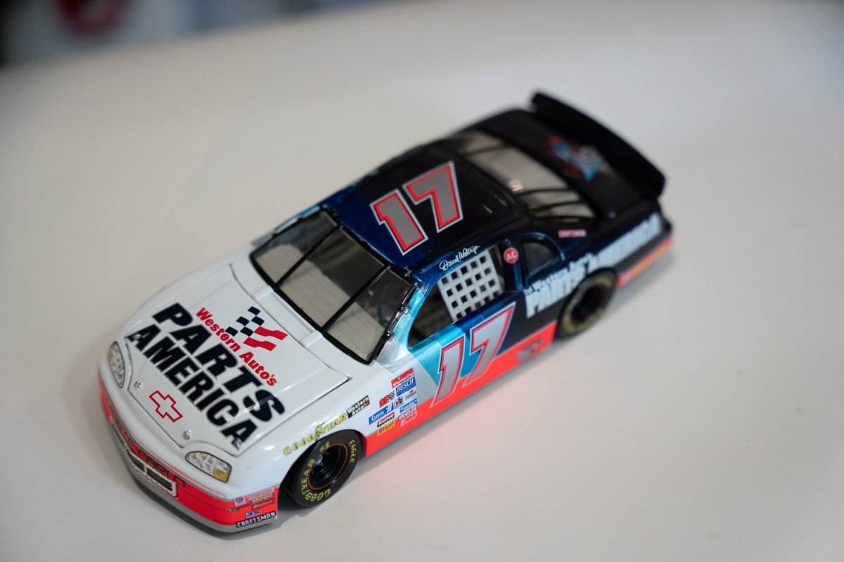 1997 NASCAR Racing Collectables Club of America Darrell Waltrip 17 Monte Carlo 1 of 2500 1:24 Scale - Keep It Classic