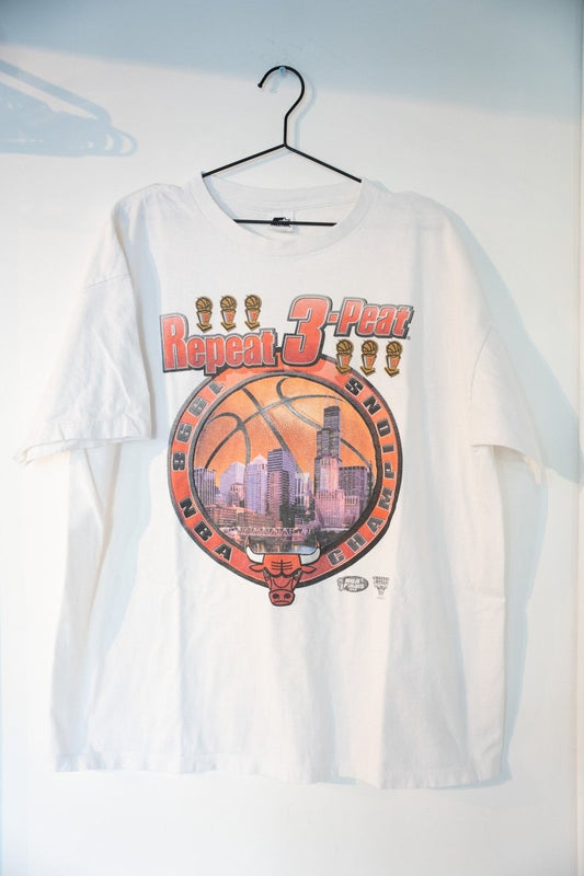 1998 Starter NBA Finals Chicago Bulls Repeat 3 - Peat Shirt Size Xl - Keep It Classic