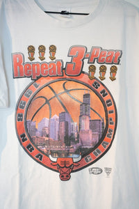 1998 Starter NBA Finals Chicago Bulls Repeat 3 - Peat Shirt Size Xl - Keep It Classic