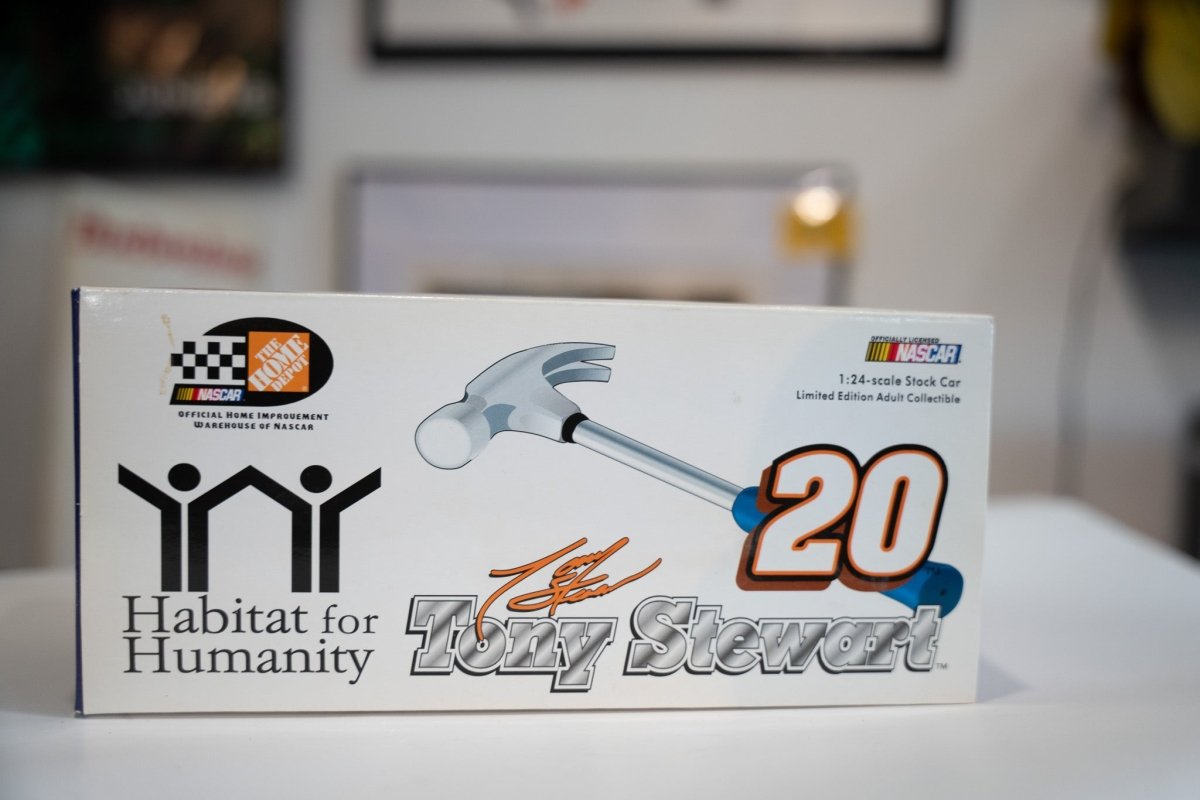 1999 Tony Stewart Home Depot Habitat For Humanity Nascar 1/24 Diecast 20 Action - Keep It Classic