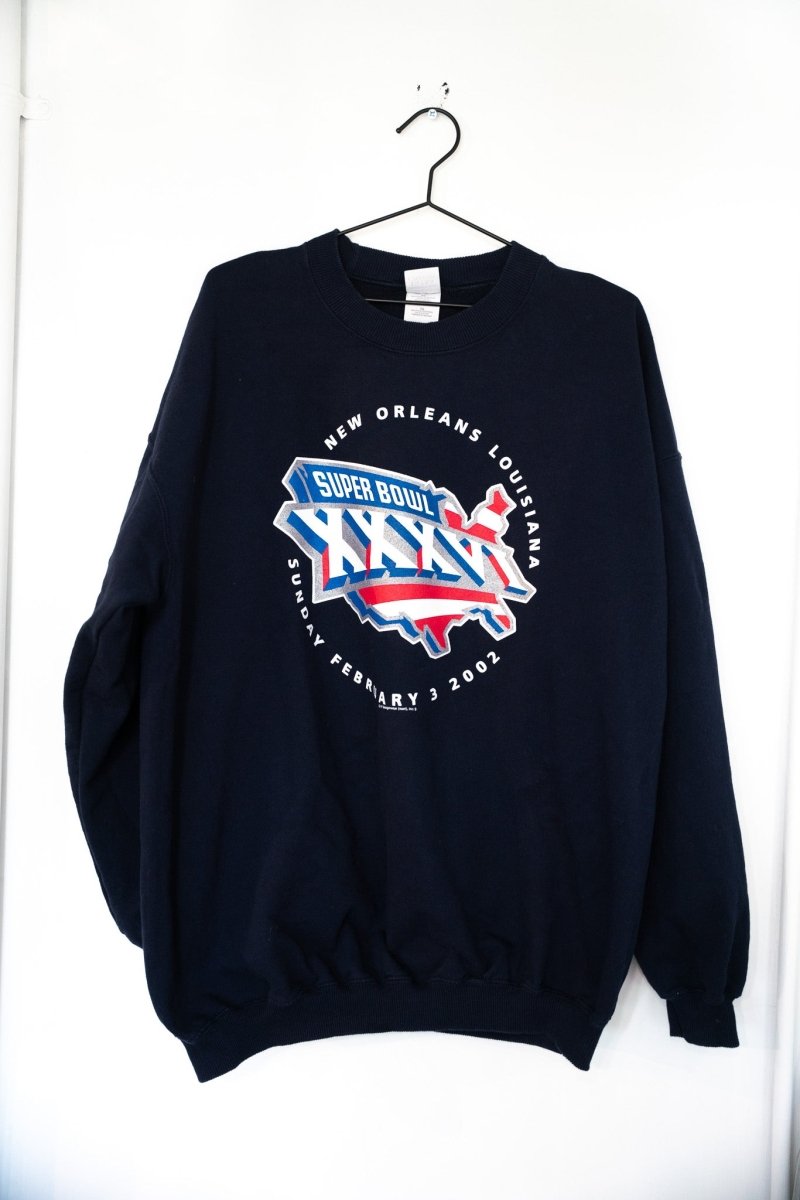 Navy blue 2002 Super Bowl XXXVI crewneck sweatshirt with red white and blue XXXVI logo on US map outline and New Orleans text size XL