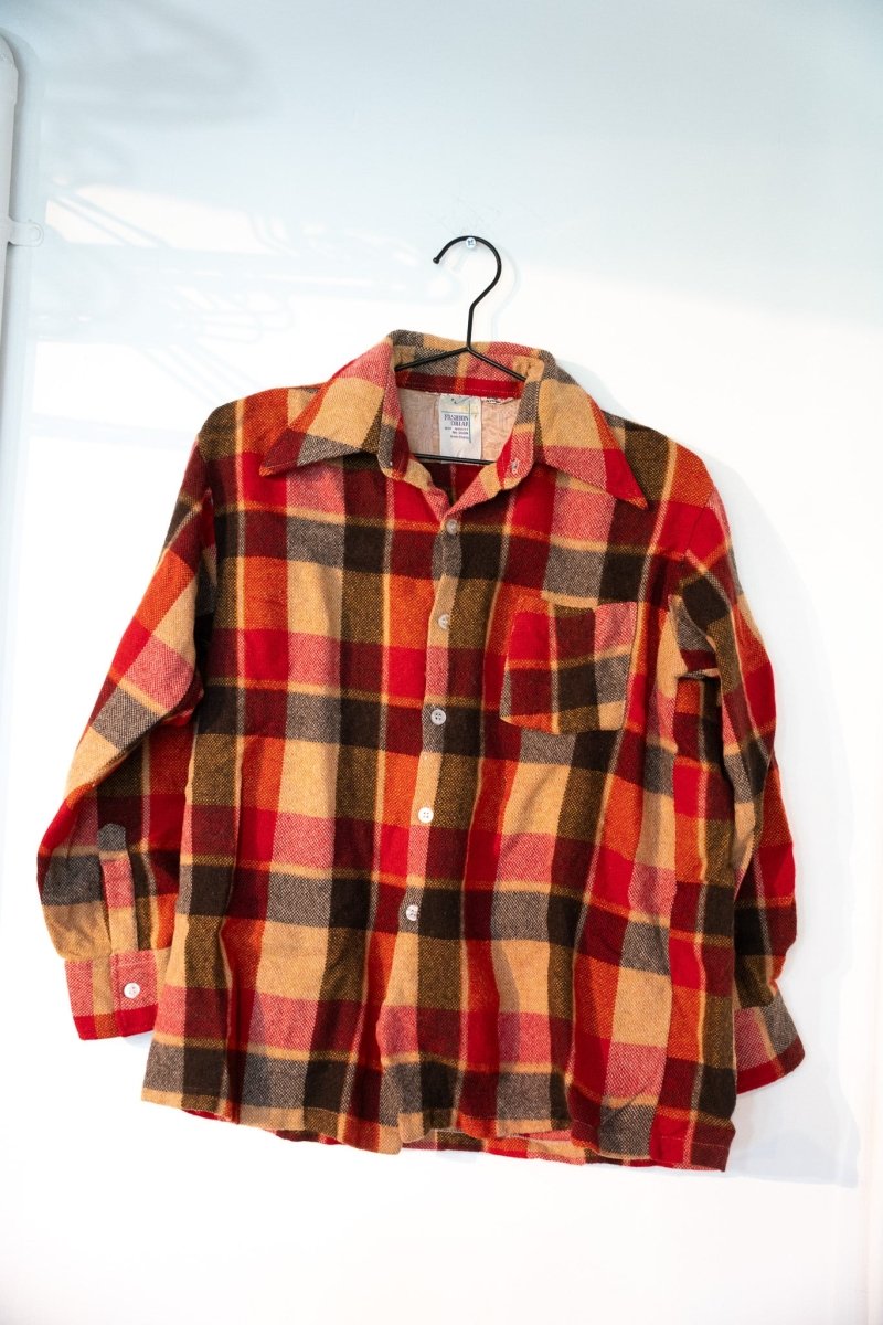 Red tan brown orange fall plaid 80s wool flannel button-up with pointed collar white shell buttons chest pocket brushed heavyweight size Large