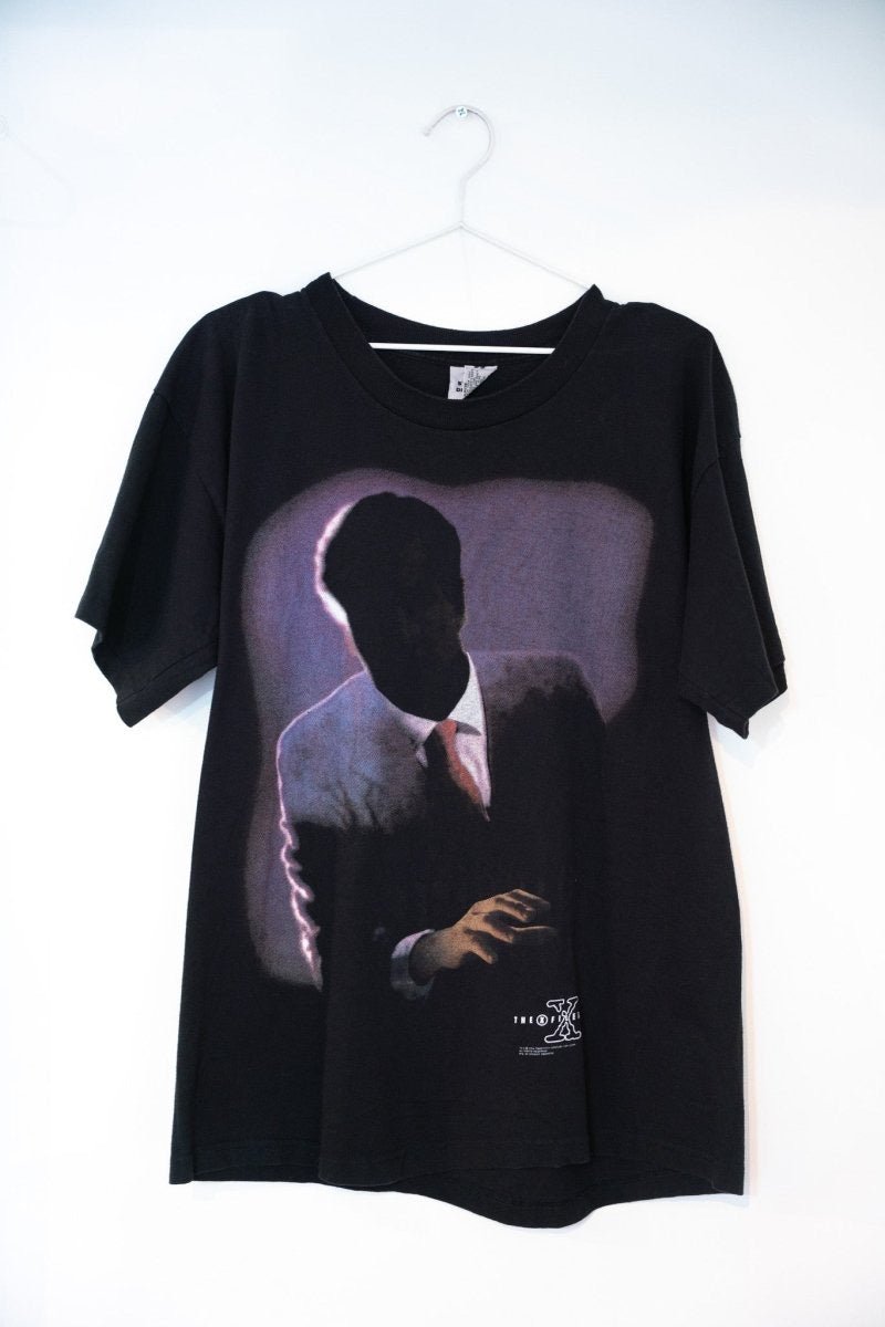 Black 90s The X-Files tee shadowy Cigarette Smoking Man silhouette suit purple blue backlit X-Files logo Stanley DeSantis Fox size Large