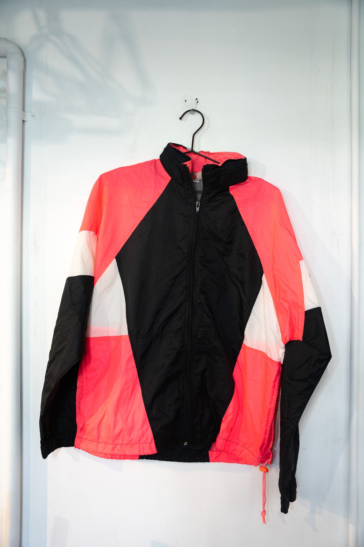 90s Nike Ladies Pink and Black Windbreaker Jacket Size Medium