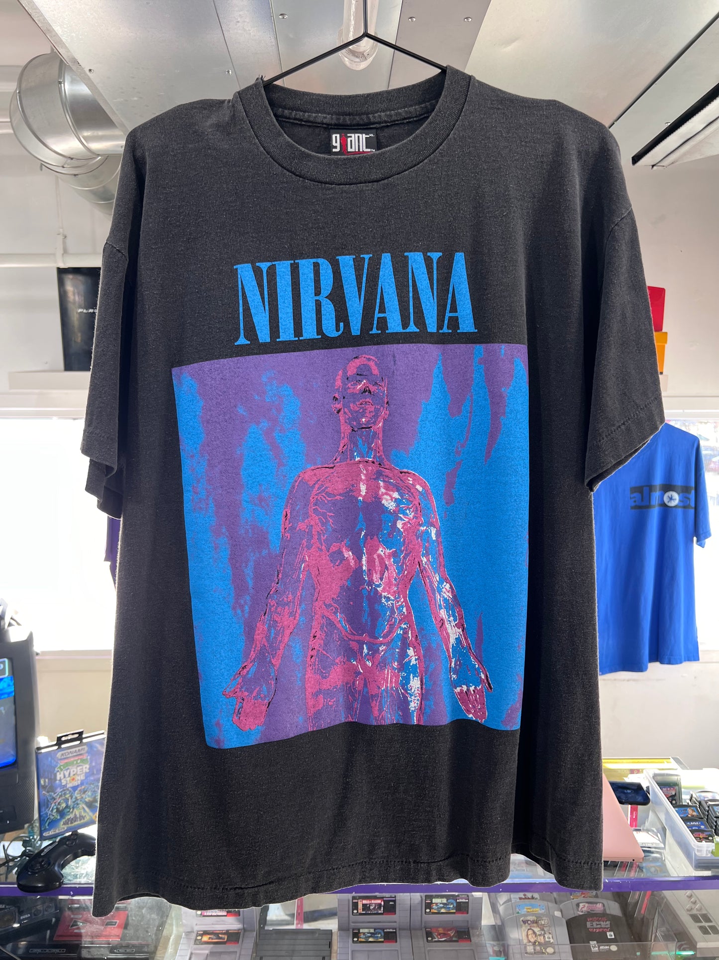 Camiseta con estampado Nirvana de punto único gigante