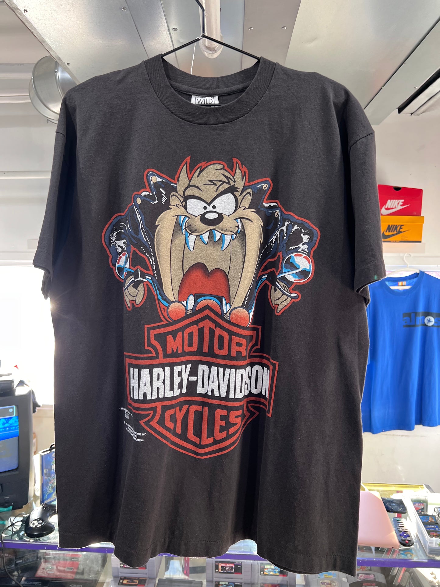 Camiseta con costura simple de Harley Davidson de Taz de Wild Oats (talla XL)