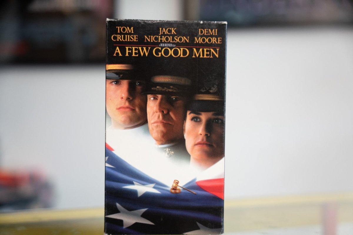 A Few Good Men VHS dark sleeve with Tom Cruise Jack Nicholson Demi Moore in military uniforms American flag gavel gold title Columbia Pictures