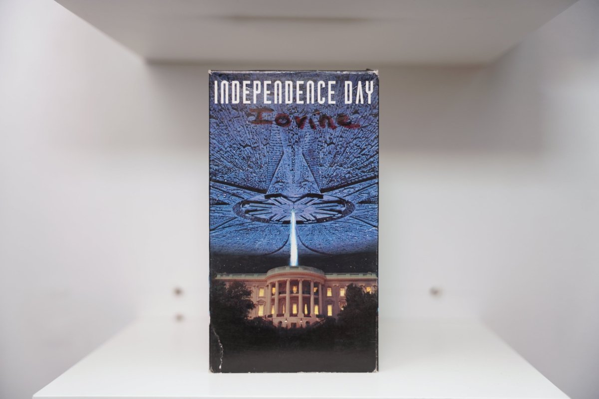 VHS Independence Day alien mothership beam White House blue energy INDEPENDENCE DAY angular white text dark sky