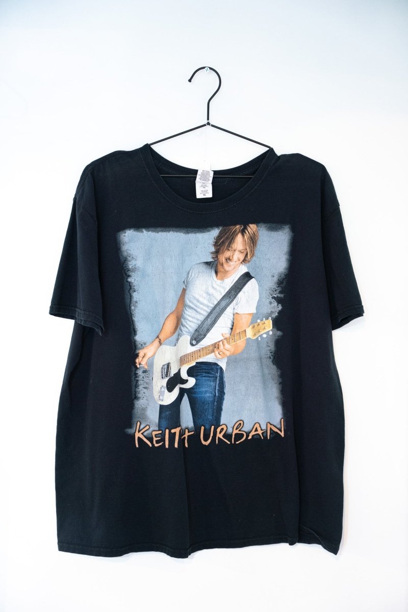 Black Keith Urban Get Closer World Tour tee live performance photo white Telecaster guitar blue-gray background KEITH URBAN gold text