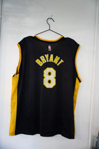 Champion Los Angeles Lakers purple basketball jersey, size X-Large, with player number and name across back