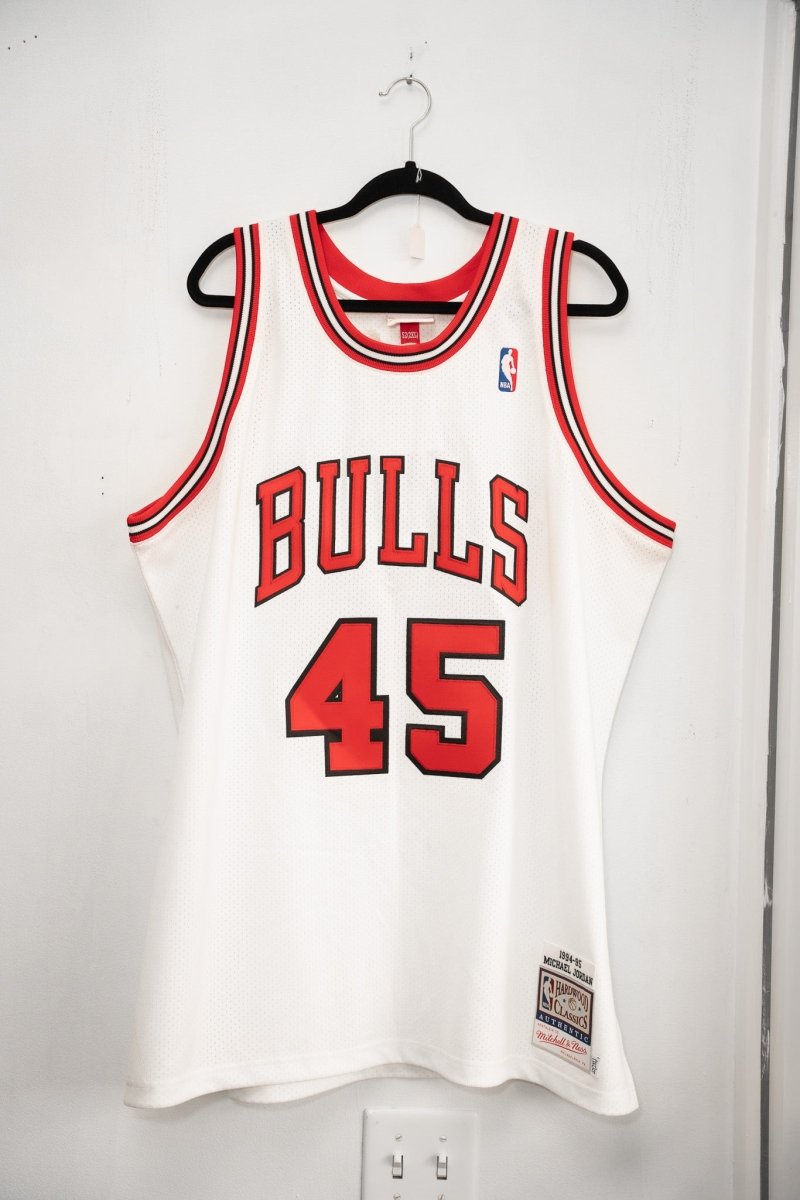 New Mitchell & Ness Chicago Bulls Michael Jordan 45 Jersey - Keep It Classic