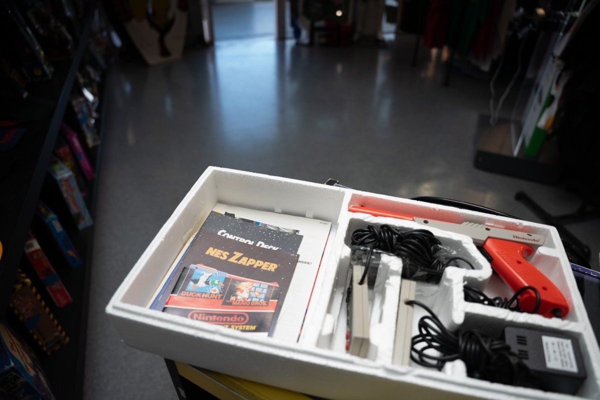 Nintendo NES Action Set Complete In Box - additional view - Keep It Classic Las Vegas