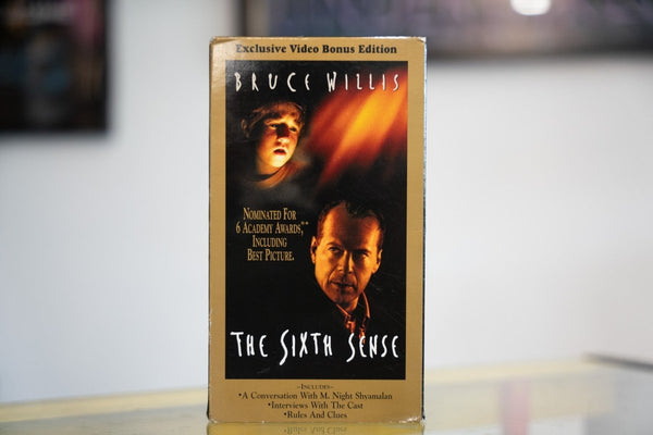 The Sixth Sense VHS Exclusive Video Bonus Edition gold border Bruce Willis Haley Joel Osment faces red light streak 6 Academy Award nominations