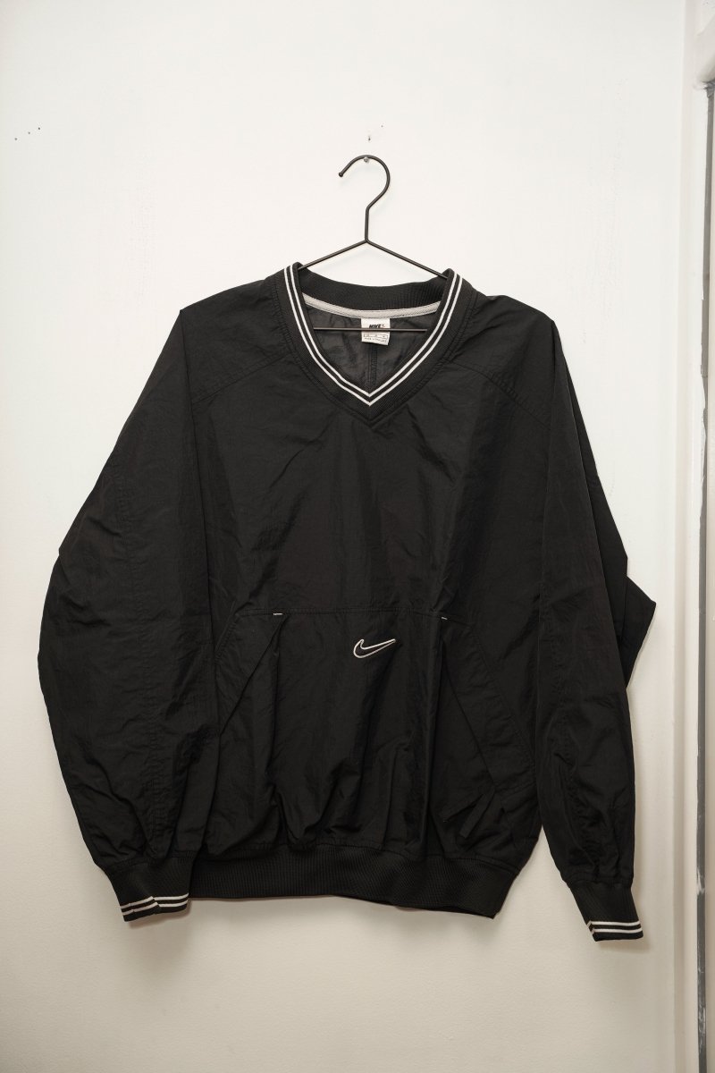 Vintage Nike Black Pullover - Keep It Classic