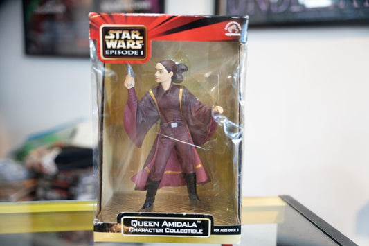 Star Wars Episode I Queen Amidala Applause Character Collectible figure in red black box maroon battle outfit blaster pistol raised Episode I logo
